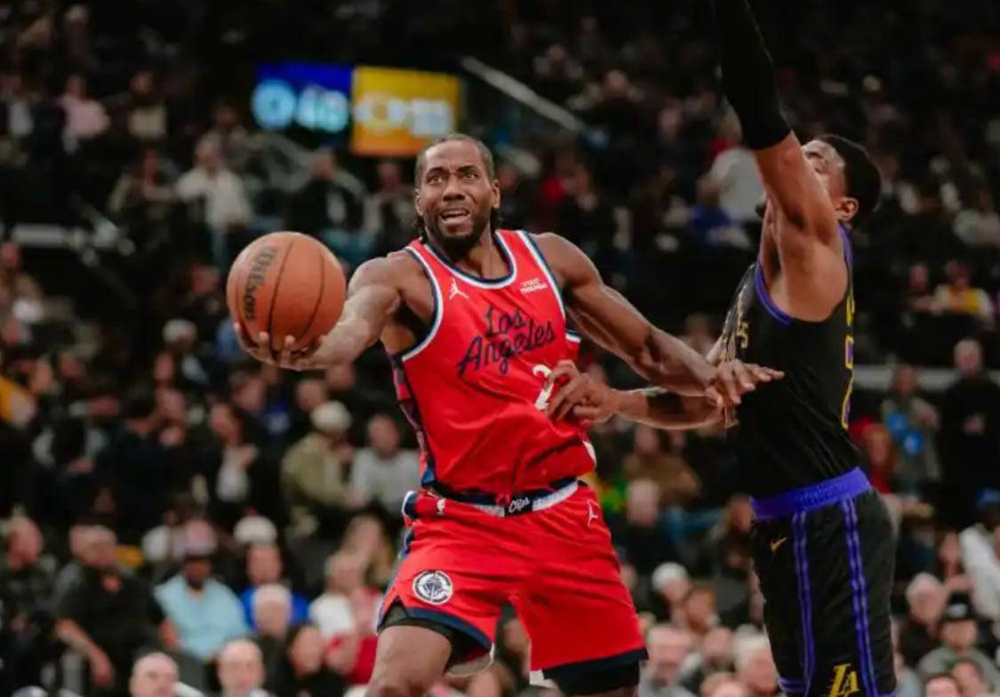 包含刚刚！加时末段洛杉矶快船调整名单以备法甲东契奇与50激战公牛分钟，深圳男篮战术微调的词条