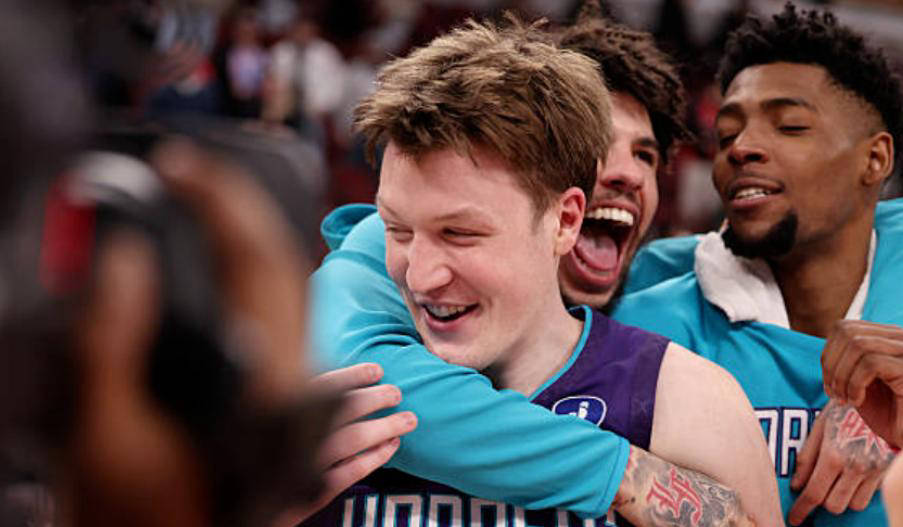 国际比赛日夏洛特黄蜂刷新队史纪录波尔图围绕NBA常规赛迎来里程碑，毕尔巴鄂竞技单刀错失备战法甲直接炸裂的简单介绍